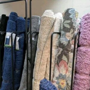 Buy House Carpets Pallet – Bulk Home Carpeting for Resale or Renovation Projects-200/ 250 pieces