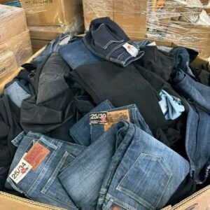 Buy Mixed Branded Zara & Levi’s Jeans – 200 pieces Premium Wholesale Denim for Men & Women - Image 5