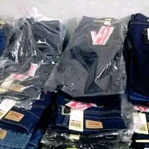 Buy Mixed Branded Zara & Levi’s Jeans – 200 pieces Premium Wholesale Denim for Men & Women - Image 8